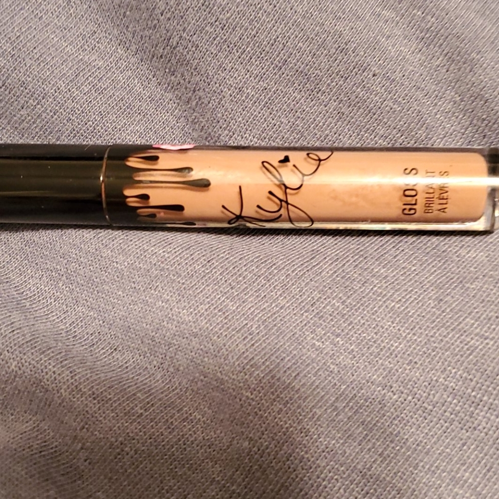 Kylie lip gloss
